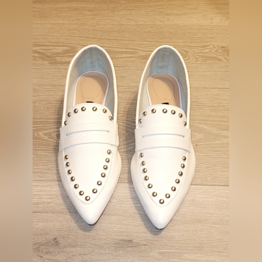 Kensie | White Leather | Pointed-Toe Studded Loafer Flats | Size 8M